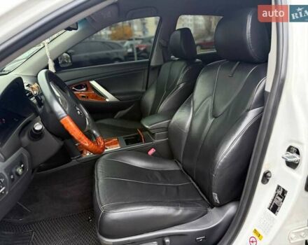 Белый Тойота Камри, объемом двигателя 3.46 л и пробегом 281 тыс. км за 12990 $, фото 8 на Automoto.ua