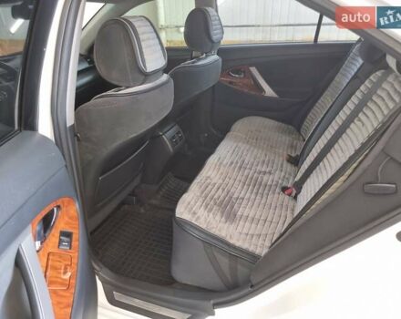 Белый Тойота Камри, объемом двигателя 2.36 л и пробегом 205 тыс. км за 8700 $, фото 3 на Automoto.ua