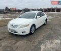 Белый Тойота Камри, объемом двигателя 2.36 л и пробегом 219 тыс. км за 8000 $, фото 1 на Automoto.ua