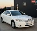 Белый Тойота Камри, объемом двигателя 2.36 л и пробегом 97 тыс. км за 9800 $, фото 1 на Automoto.ua