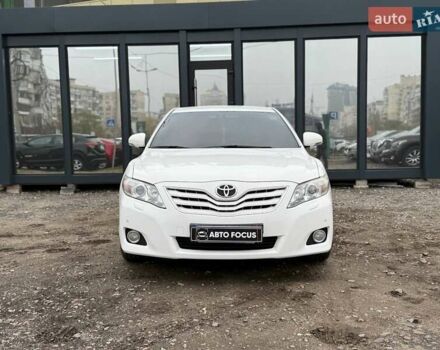 Белый Тойота Камри, объемом двигателя 3.46 л и пробегом 281 тыс. км за 12990 $, фото 1 на Automoto.ua