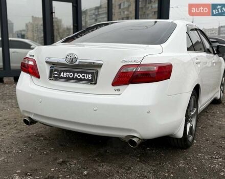 Белый Тойота Камри, объемом двигателя 3.46 л и пробегом 281 тыс. км за 12990 $, фото 7 на Automoto.ua