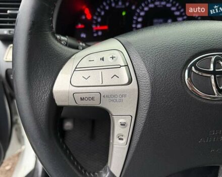 Белый Тойота Камри, объемом двигателя 3.46 л и пробегом 281 тыс. км за 12990 $, фото 16 на Automoto.ua