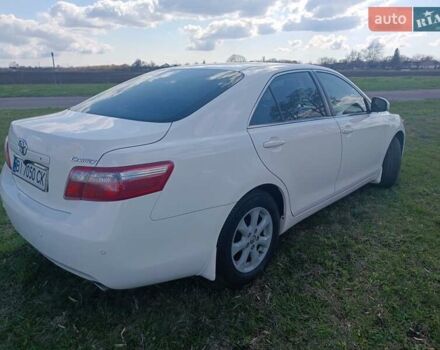 Белый Тойота Камри, объемом двигателя 2.4 л и пробегом 270 тыс. км за 10500 $, фото 5 на Automoto.ua