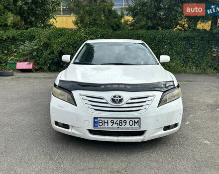 Белый Тойота Камри, объемом двигателя 3.5 л и пробегом 282 тыс. км за 7700 $, фото 5 на Automoto.ua