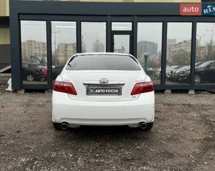 Белый Тойота Камри, объемом двигателя 3.46 л и пробегом 281 тыс. км за 12990 $, фото 4 на Automoto.ua