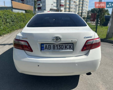 Білий Тойота Камрі, об'ємом двигуна 2.4 л та пробігом 257 тис. км за 10300 $, фото 4 на Automoto.ua