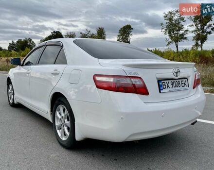 Белый Тойота Камри, объемом двигателя 2.4 л и пробегом 227 тыс. км за 10350 $, фото 6 на Automoto.ua