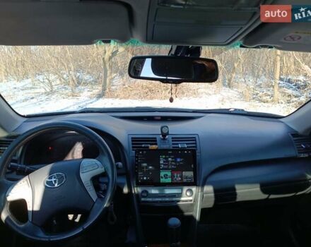 Белый Тойота Камри, объемом двигателя 2.4 л и пробегом 270 тыс. км за 10700 $, фото 5 на Automoto.ua