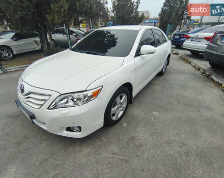 Белый Тойота Камри, объемом двигателя 2.4 л и пробегом 197 тыс. км за 9900 $, фото 2 на Automoto.ua