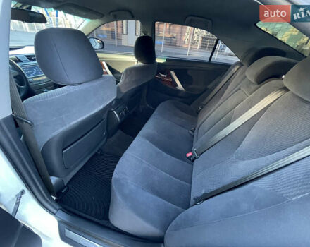 Белый Тойота Камри, объемом двигателя 2.36 л и пробегом 219 тыс. км за 11500 $, фото 9 на Automoto.ua