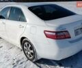 Белый Тойота Камри, объемом двигателя 2.4 л и пробегом 270 тыс. км за 10700 $, фото 3 на Automoto.ua