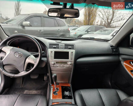 Белый Тойота Камри, объемом двигателя 2.4 л и пробегом 197 тыс. км за 9900 $, фото 7 на Automoto.ua