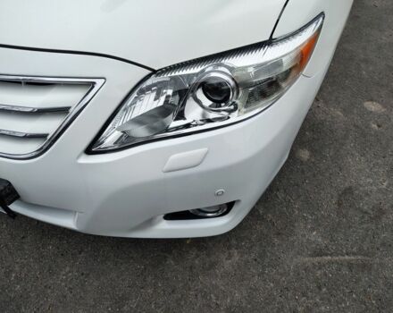 Білий Тойота Камрі, об'ємом двигуна 2.4 л та пробігом 197 тис. км за 9800 $, фото 2 на Automoto.ua