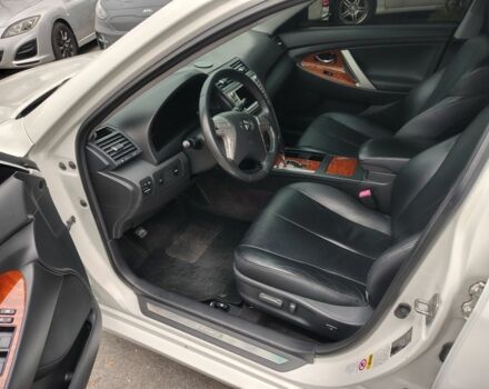 Білий Тойота Камрі, об'ємом двигуна 2.4 л та пробігом 197 тис. км за 9800 $, фото 5 на Automoto.ua