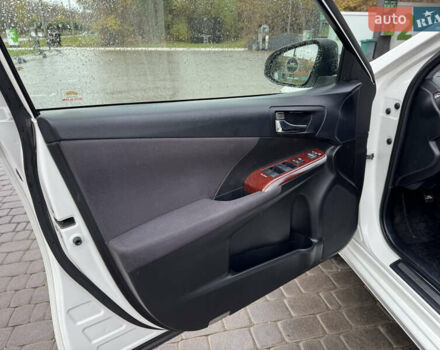 Белый Тойота Камри, объемом двигателя 2.5 л и пробегом 152 тыс. км за 12700 $, фото 18 на Automoto.ua