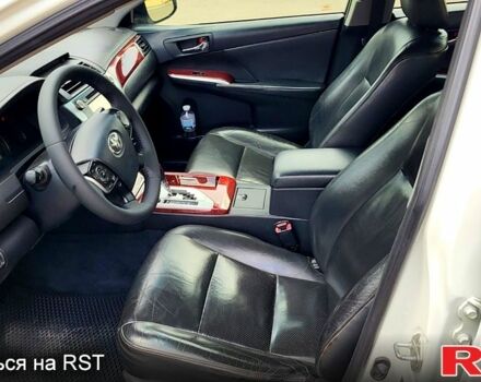 Белый Тойота Камри, объемом двигателя 2.5 л и пробегом 176 тыс. км за 13800 $, фото 5 на Automoto.ua