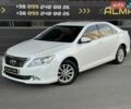 Белый Тойота Камри, объемом двигателя 2.5 л и пробегом 237 тыс. км за 9400 $, фото 1 на Automoto.ua