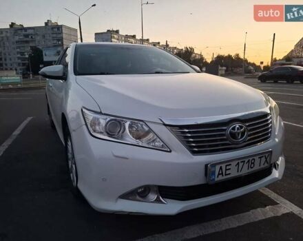 Белый Тойота Камри, объемом двигателя 2.5 л и пробегом 243 тыс. км за 13500 $, фото 44 на Automoto.ua