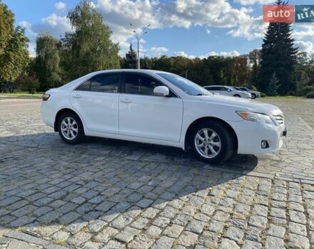 Белый Тойота Камри, объемом двигателя 2.36 л и пробегом 210 тыс. км за 12100 $, фото 5 на Automoto.ua