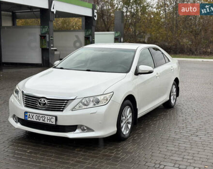 Белый Тойота Камри, объемом двигателя 2.5 л и пробегом 152 тыс. км за 12700 $, фото 12 на Automoto.ua