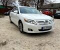 Белый Тойота Камри, объемом двигателя 2.4 л и пробегом 220 тыс. км за 7800 $, фото 3 на Automoto.ua