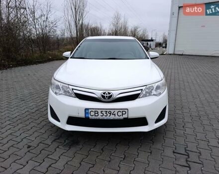 Белый Тойота Камри, объемом двигателя 2.49 л и пробегом 174 тыс. км за 9700 $, фото 2 на Automoto.ua