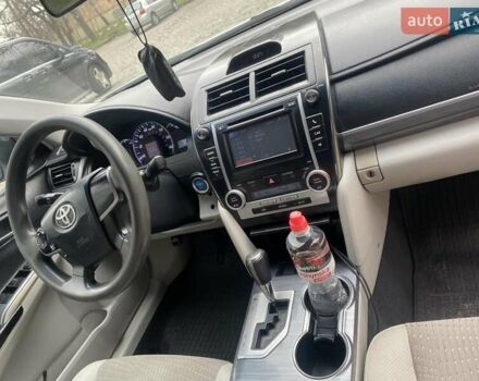 Белый Тойота Камри, объемом двигателя 2.49 л и пробегом 135 тыс. км за 9300 $, фото 11 на Automoto.ua