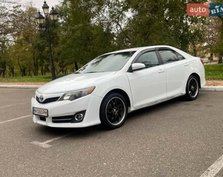 Белый Тойота Камри, объемом двигателя 2.49 л и пробегом 135 тыс. км за 9300 $, фото 2 на Automoto.ua
