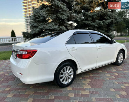 Белый Тойота Камри, объемом двигателя 2.5 л и пробегом 200 тыс. км за 11900 $, фото 3 на Automoto.ua