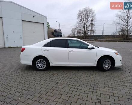 Белый Тойота Камри, объемом двигателя 2.49 л и пробегом 174 тыс. км за 9700 $, фото 7 на Automoto.ua