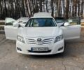 Белый Тойота Камри, объемом двигателя 2.36 л и пробегом 263 тыс. км за 10000 $, фото 3 на Automoto.ua