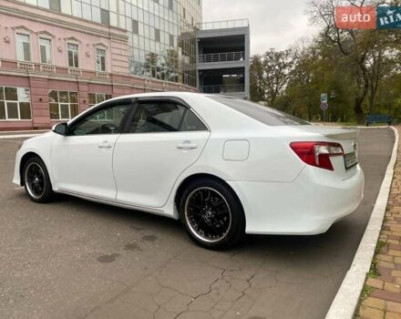 Белый Тойота Камри, объемом двигателя 2.49 л и пробегом 135 тыс. км за 9300 $, фото 5 на Automoto.ua