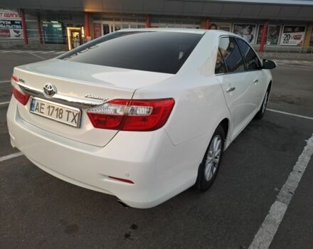Тойота Камри 2011 в Купянске на Automoto.ua Белый Тойота Камри, объемом двигателя 2.5 л и пробегом 255 тыс. км за 12000 $, фото 3 на Automoto.ua