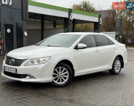 Белый Тойота Камри, объемом двигателя 2.5 л и пробегом 152 тыс. км за 12700 $, фото 13 на Automoto.ua