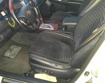 Тойота Камри 2011 в Купянске на Automoto.ua Белый Тойота Камри, объемом двигателя 2.5 л и пробегом 255 тыс. км за 12000 $, фото 4 на Automoto.ua