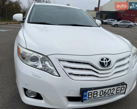 Белый Тойота Камри, объемом двигателя 2.36 л и пробегом 83 тыс. км за 13850 $, фото 5 на Automoto.ua