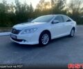 Белый Тойота Камри, объемом двигателя 2.5 л и пробегом 111 тыс. км за 10700 $, фото 1 на Automoto.ua