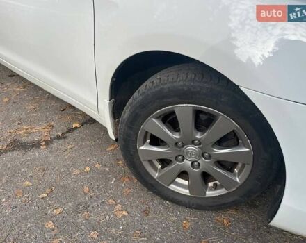 Белый Тойота Камри, объемом двигателя 2.36 л и пробегом 263 тыс. км за 10000 $, фото 14 на Automoto.ua