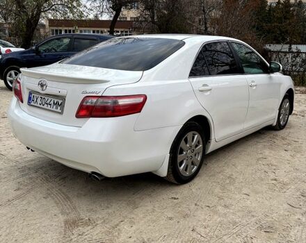 Белый Тойота Камри, объемом двигателя 2.4 л и пробегом 220 тыс. км за 7800 $, фото 4 на Automoto.ua