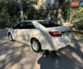 Белый Тойота Камри, объемом двигателя 2.5 л и пробегом 117 тыс. км за 15499 $, фото 2 на Automoto.ua