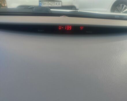 Белый Тойота Камри, объемом двигателя 2.5 л и пробегом 201 тыс. км за 10500 $, фото 6 на Automoto.ua