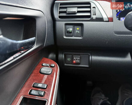 Белый Тойота Камри, объемом двигателя 2.49 л и пробегом 218 тыс. км за 12300 $, фото 5 на Automoto.ua