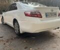 Белый Тойота Камри, объемом двигателя 2.36 л и пробегом 263 тыс. км за 10000 $, фото 2 на Automoto.ua