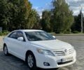 Белый Тойота Камри, объемом двигателя 2.36 л и пробегом 210 тыс. км за 12100 $, фото 1 на Automoto.ua