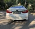 Белый Тойота Камри, объемом двигателя 2.5 л и пробегом 117 тыс. км за 15499 $, фото 1 на Automoto.ua