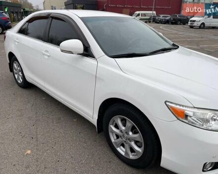 Белый Тойота Камри, объемом двигателя 2.36 л и пробегом 83 тыс. км за 13850 $, фото 1 на Automoto.ua