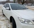 Белый Тойота Камри, объемом двигателя 2.5 л и пробегом 120 тыс. км за 16500 $, фото 1 на Automoto.ua