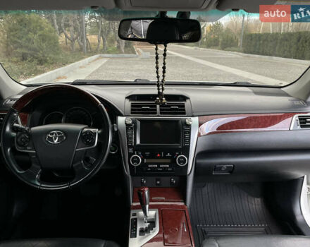 Белый Тойота Камри, объемом двигателя 3.5 л и пробегом 183 тыс. км за 15800 $, фото 14 на Automoto.ua
