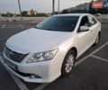 Белый Тойота Камри, объемом двигателя 2.5 л и пробегом 243 тыс. км за 13500 $, фото 1 на Automoto.ua